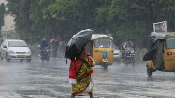 வடகிழக்கு பருவமழை : முன்னெச்சரிக்கை நடவடிக்கைகளை வெளியிட்டது தமிழ்நாடு அரசு!!