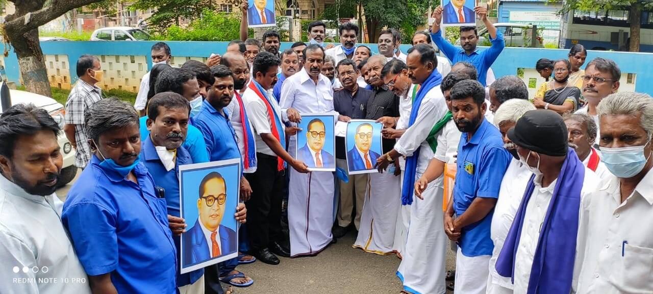 ஈரோடு பன்னீர்செல்வம் பூங்காவில் அம்பேத்கர் சிலை அமைக்க கோரி ஆட்சியரிடம் மனு!