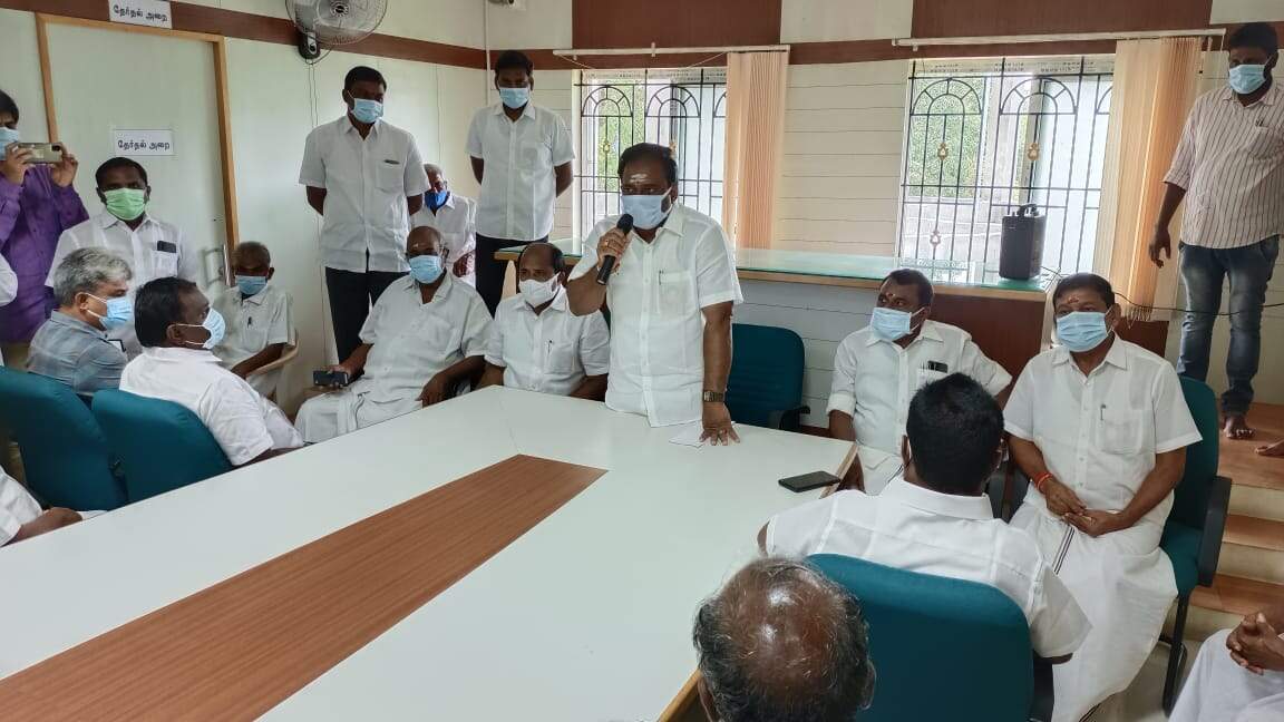 பெருந்துறை பழைய பஸ் நிலைய சாலை பணியில் குளறுபடி.. எம்எல்ஏ ஜெயக்குமாரிடம் பொதுமக்கள் சரமாரி புகார்!