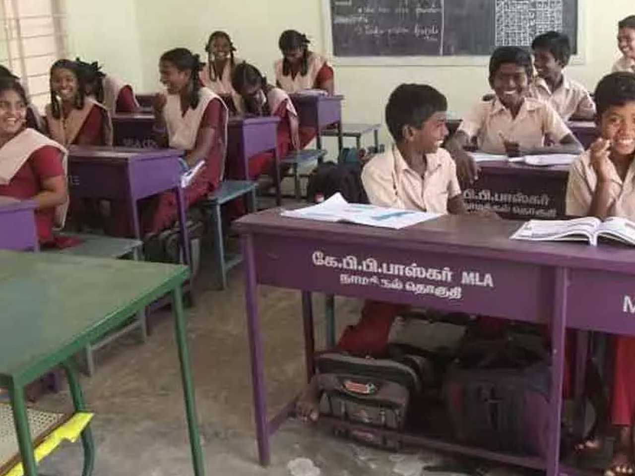 நவ.,1ல் பள்ளிகள் திறப்பு : பள்ளிகல்வித்துறை திடீர் ஆலோசனை!